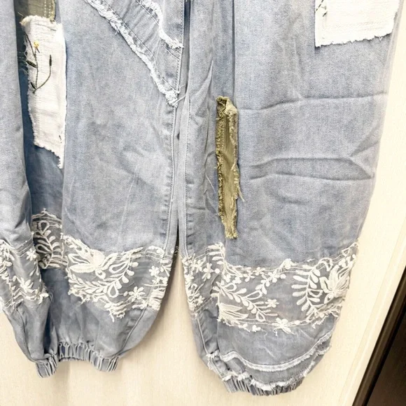 NWOT POL Floral Patchwork Denim Joggers, Size Medium - Picture 6 of 13